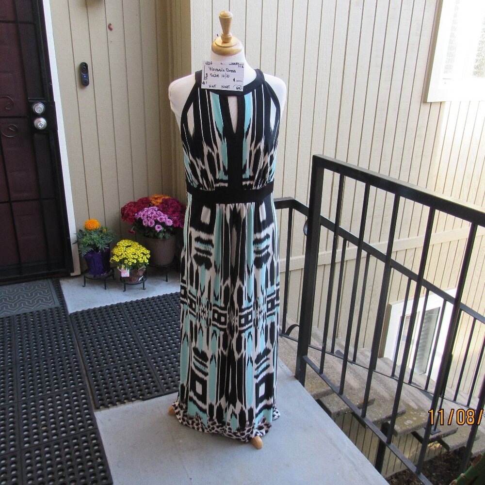 #424  NEW WOMAN'S LONG SUMMER DRESS BY WALLIS  (SIZE 16US / 20UK)